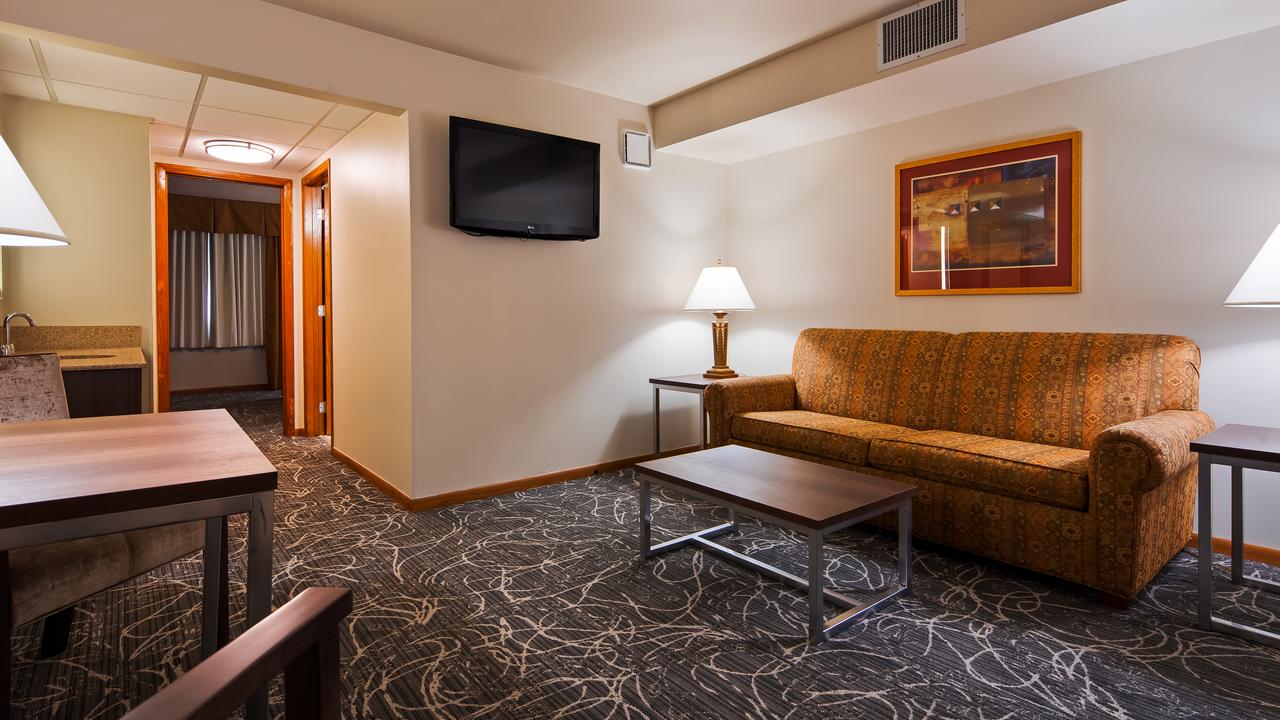 Best Western West Towne Suites - thumb 13