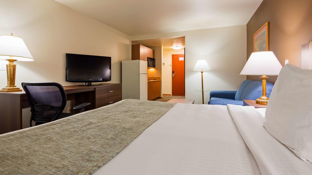 Best Western West Towne Suites - thumb 28