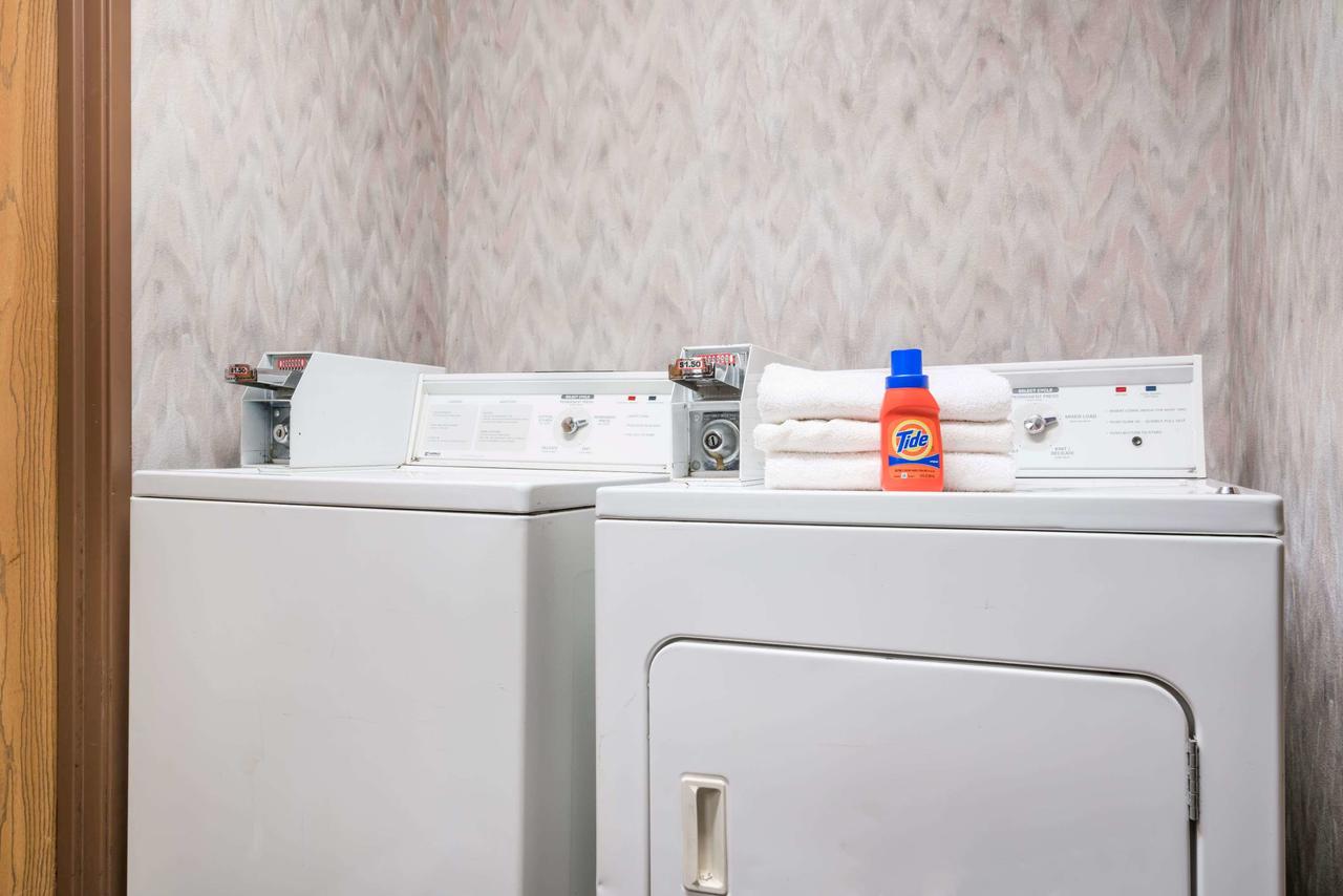 Days Inn By Wyndham Black River Falls - thumb 14