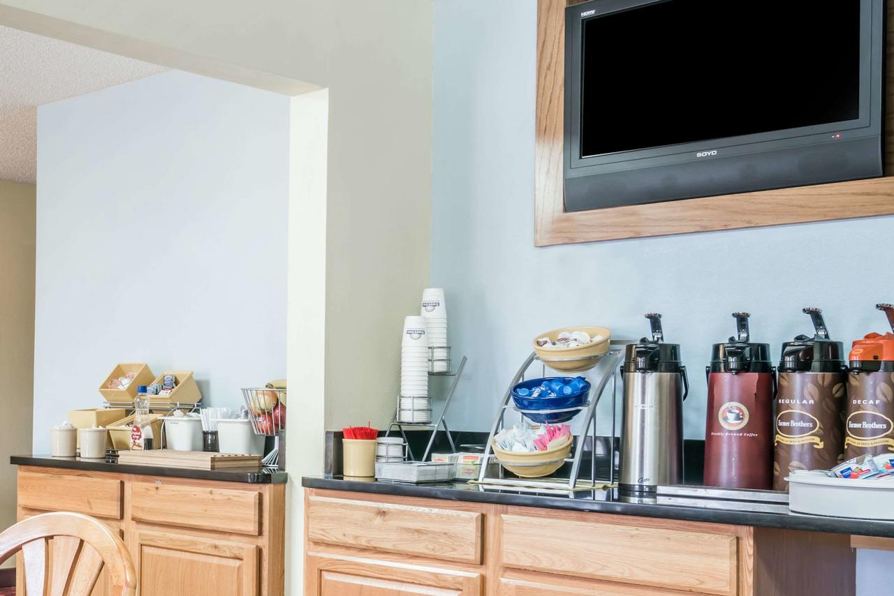 Days Inn By Wyndham Black River Falls - thumb 7