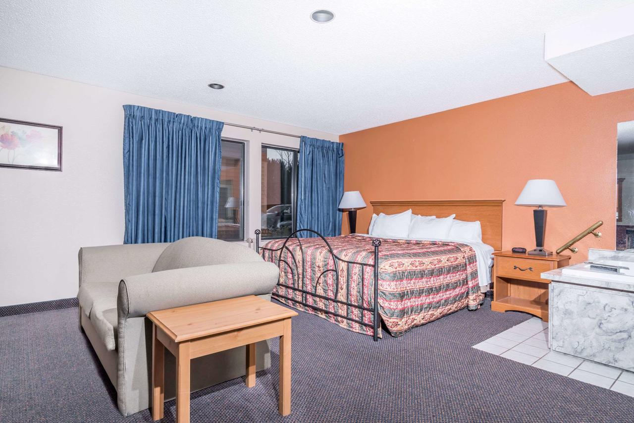 Days Inn By Wyndham Black River Falls - thumb 18