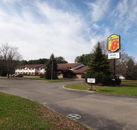 Super 8 by Wyndham Wautoma - Tourism Bookings