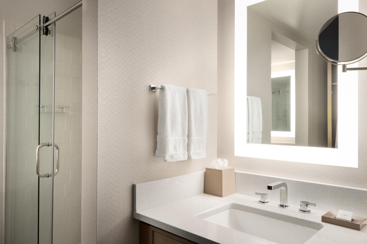 Sheraton Hotel Madison - thumb 6