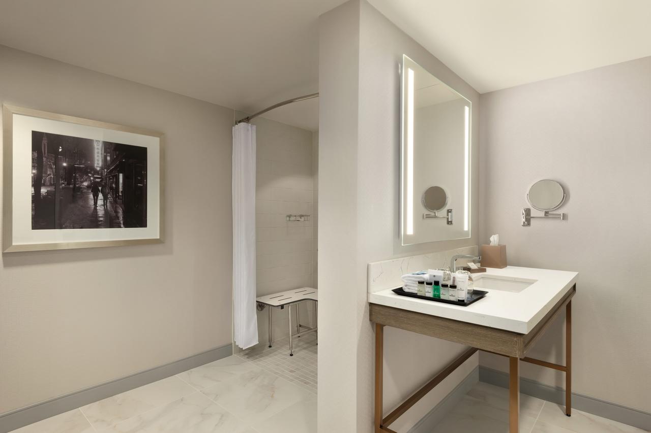 Sheraton Hotel Madison - thumb 31