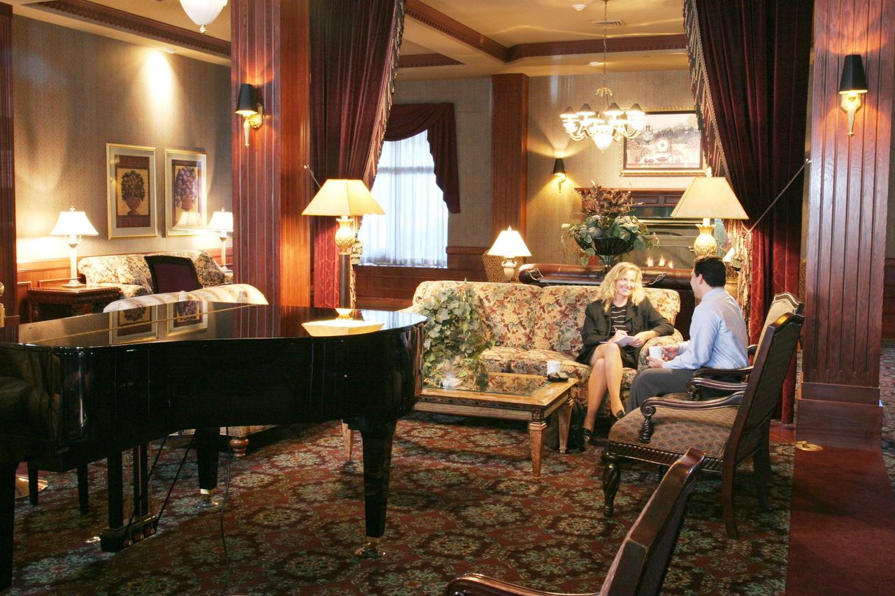 Holiday Inn Hotel & Suites Madison West - thumb 25