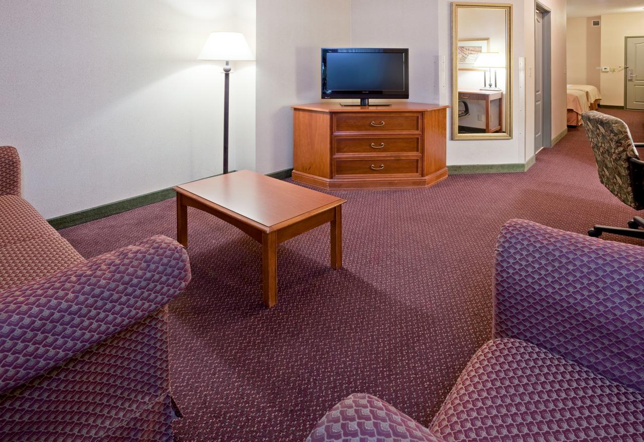 Holiday Inn Hotel & Suites Madison West - thumb 18