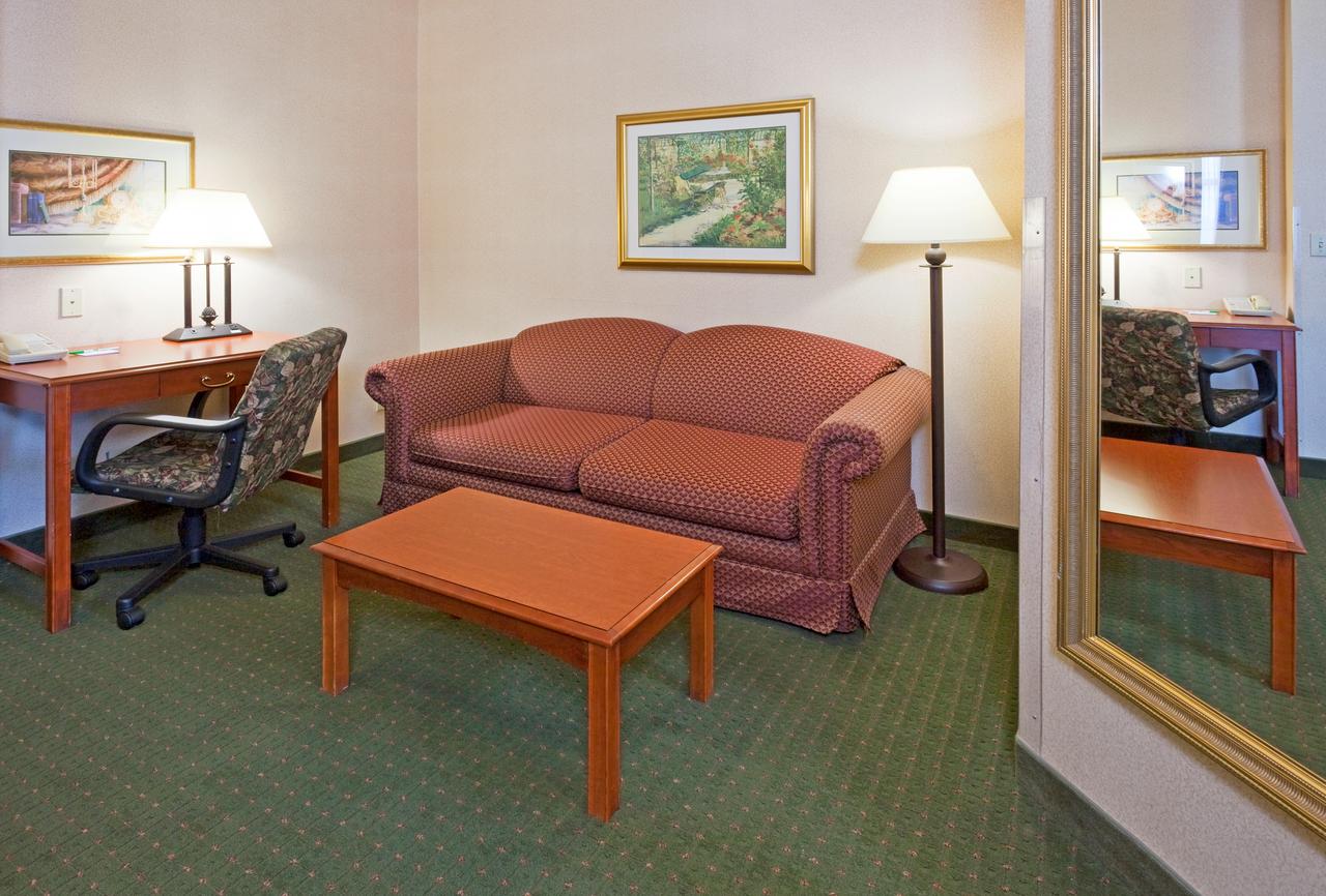 Holiday Inn Hotel & Suites Madison West - thumb 17