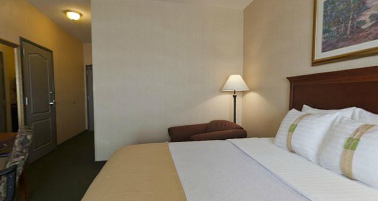 Holiday Inn Hotel & Suites Madison West - thumb 1