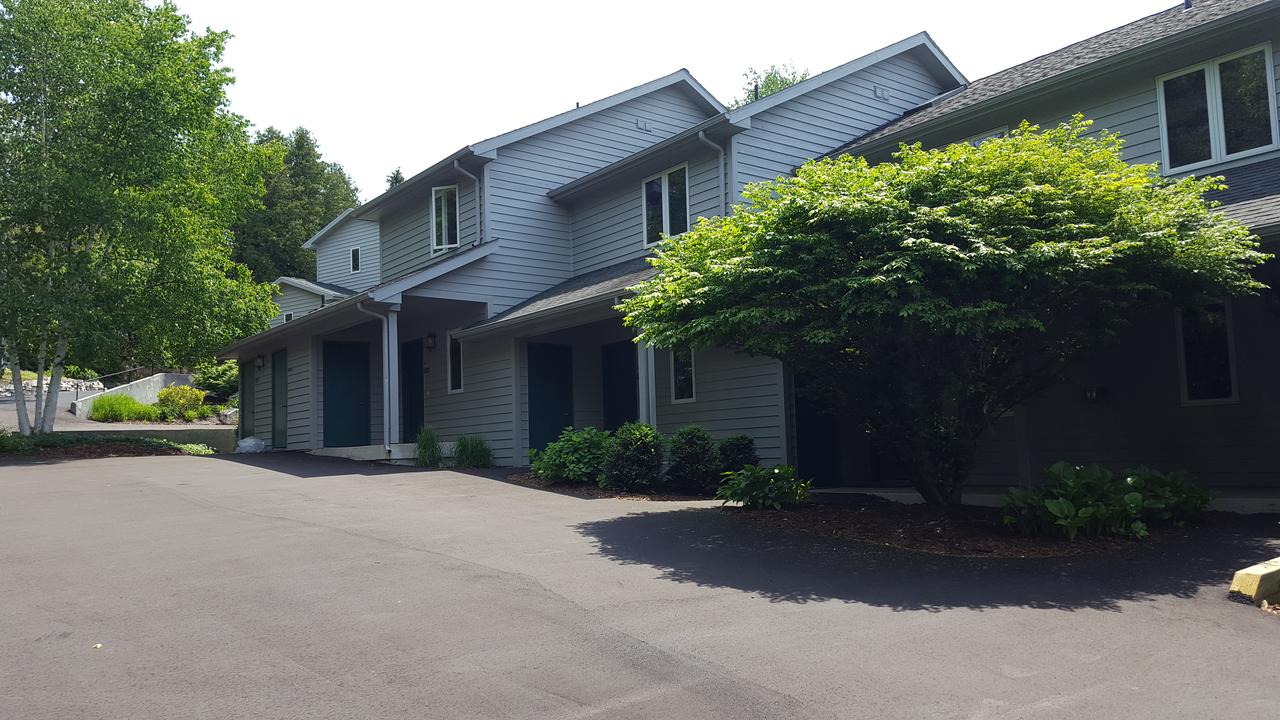 Evergreen Hill Condominiums - thumb 19