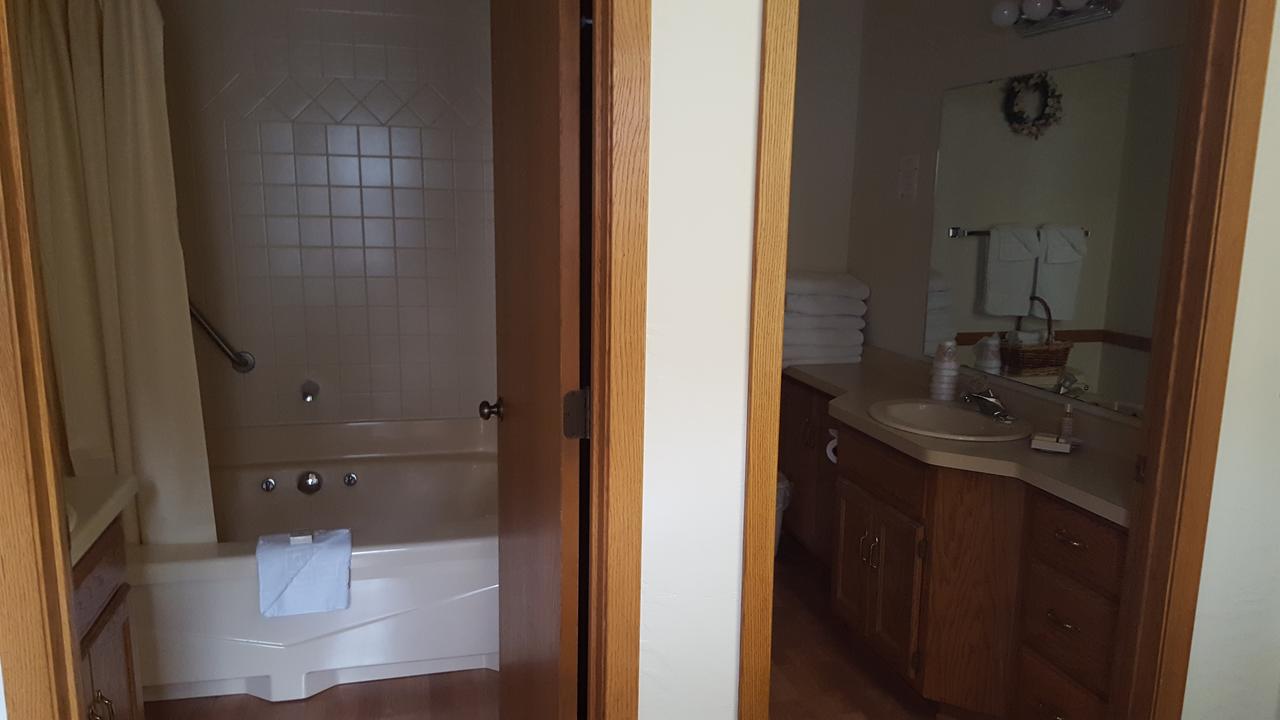 Evergreen Hill Condominiums - thumb 3