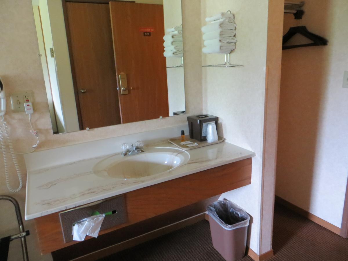 AmeriVu Inn - thumb 21