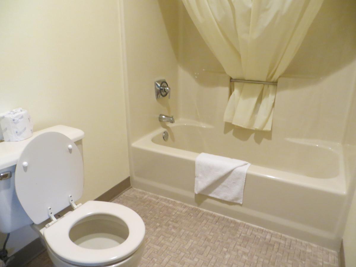 AmeriVu Inn - thumb 24