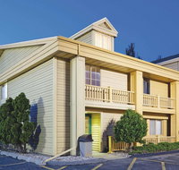 La Quinta Inn by Wyndham Oshkosh - Tourism Bookings