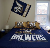 Beautiful apartment 6 min from Miller Park - Tourism Bookings