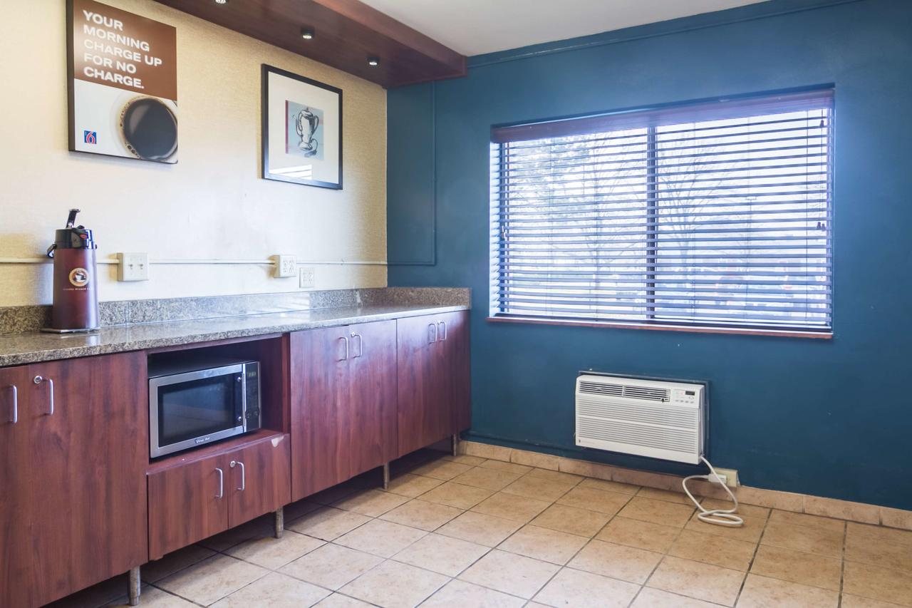 Motel 6 Madison East - thumb 13