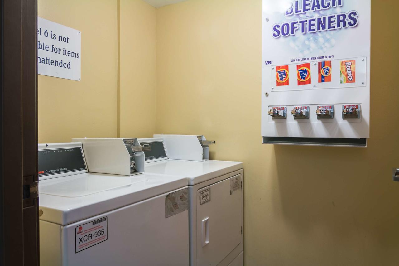 Motel 6 Madison East - thumb 11