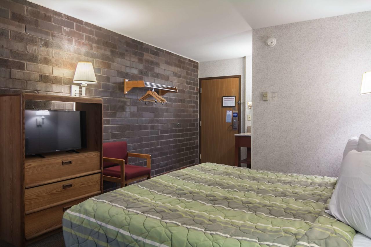 Motel 6 Madison East - thumb 22