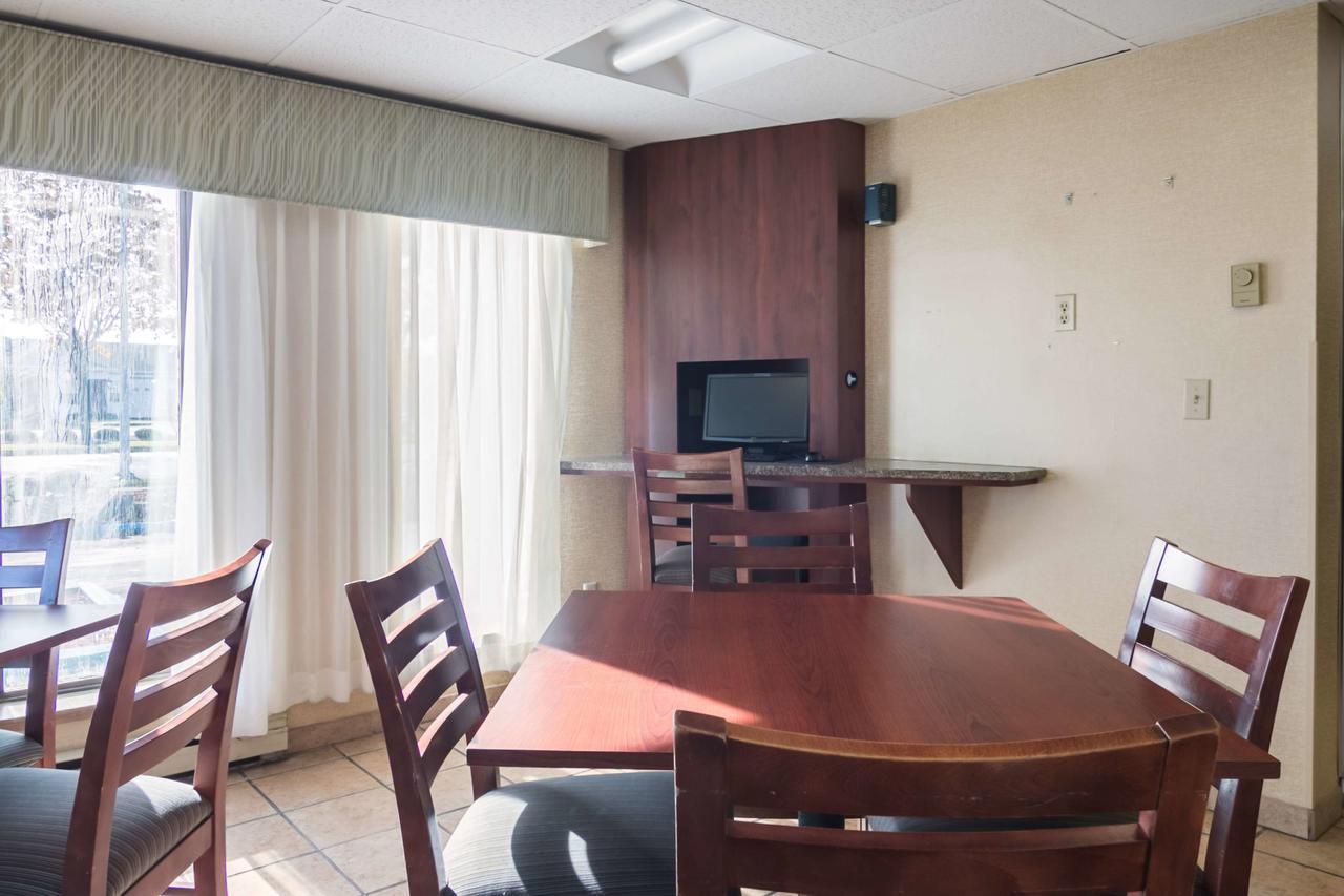 Motel 6 Madison East - thumb 4