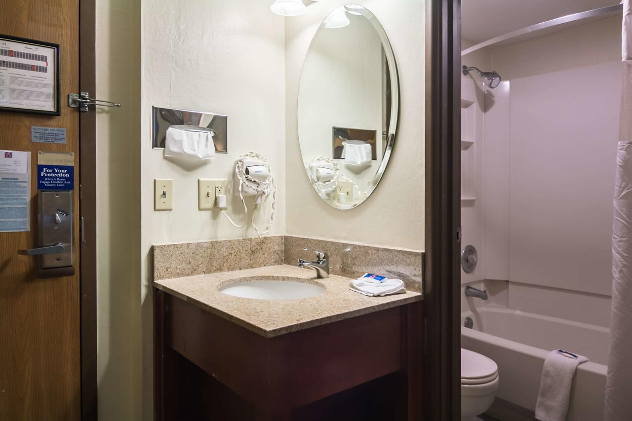 Motel 6 Madison East - thumb 7