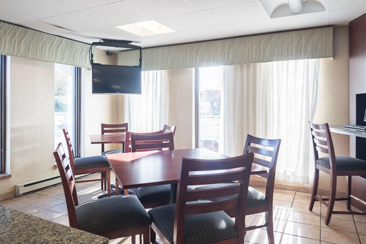 Motel 6 Madison East - thumb 12