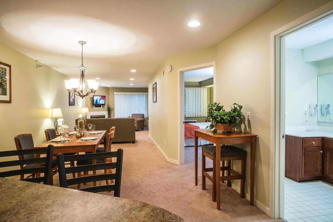 The Cove Of Lake Geneva - thumb 30