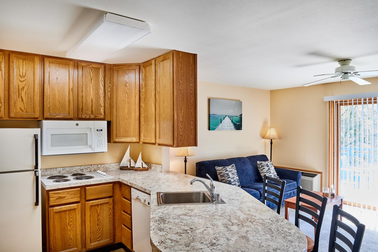 The Cove Of Lake Geneva - thumb 15