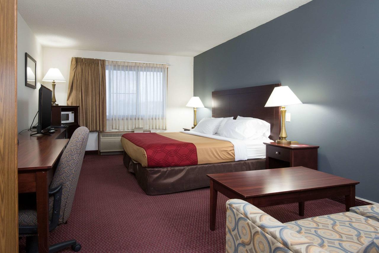 Econo Lodge Merrill - thumb 12