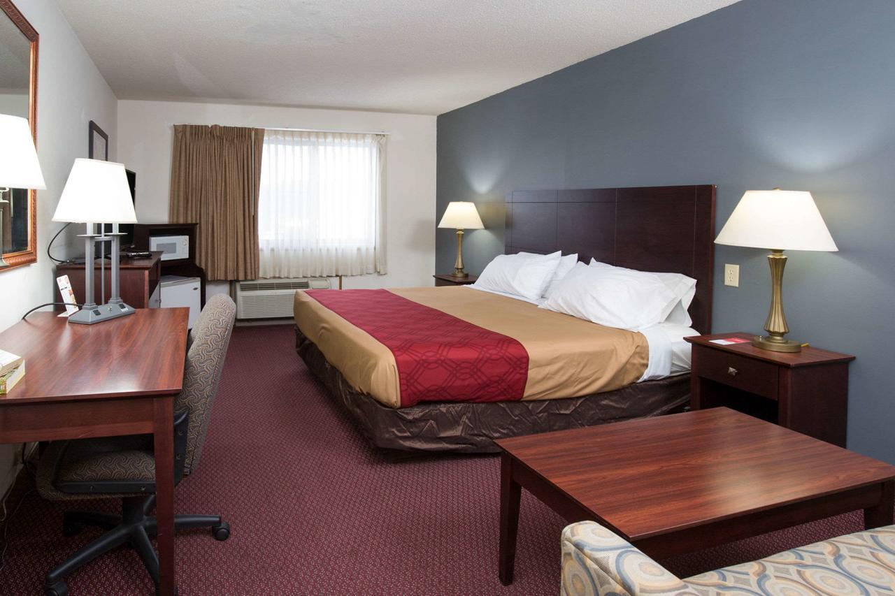 Econo Lodge Merrill - thumb 16