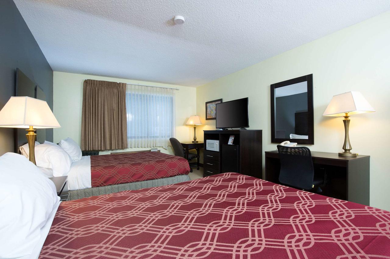 Econo Lodge Merrill - thumb 4