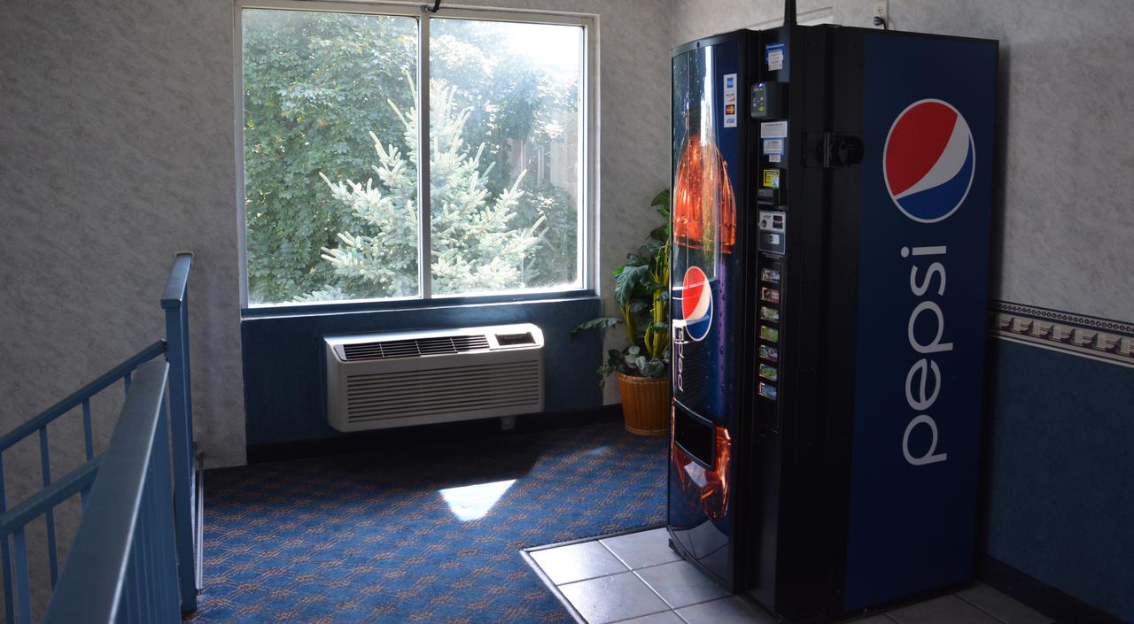 Travelodge By Wyndham Milwaukee - thumb 25