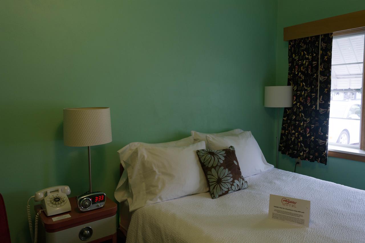 Holiday Music Motel - thumb 38
