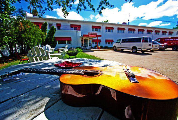 Holiday Music Motel - thumb 0