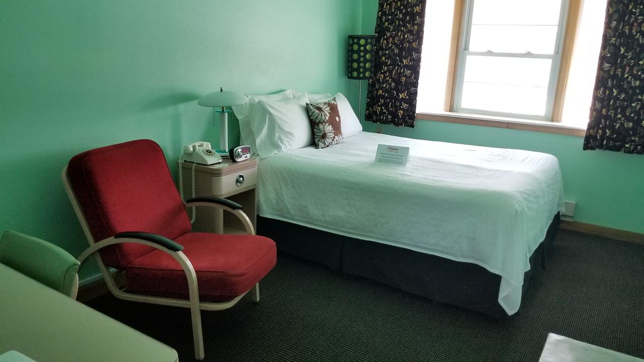 Holiday Music Motel - thumb 17