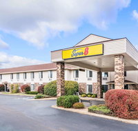 Super 8 by Wyndham Wausau - USA Accommodation