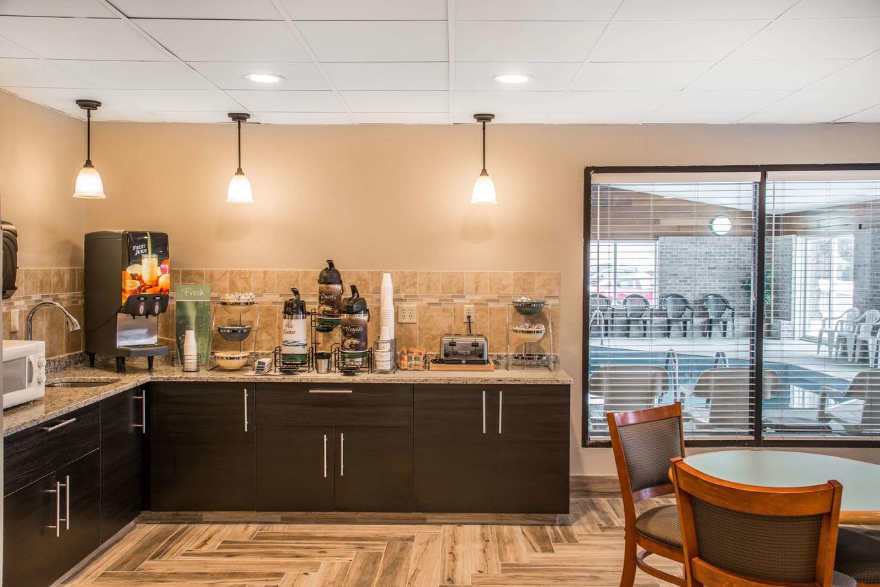 Quality Inn Hudson - thumb 20