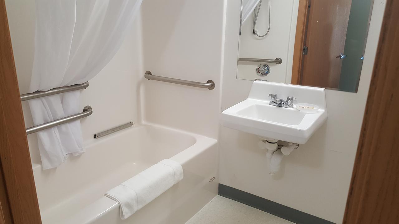 AmeriVu Inn & Suites New Richmond - thumb 1