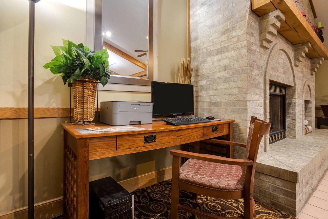 AmericInn By Wyndham Tomah - thumb 40