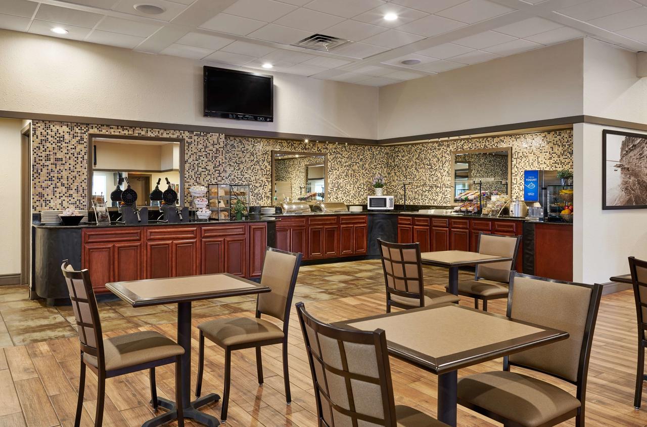 Best Western Plus Milwaukee Airport Hotel & Conference Center - thumb 4