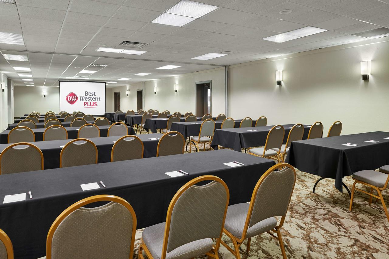 Best Western Plus Milwaukee Airport Hotel & Conference Center - thumb 21