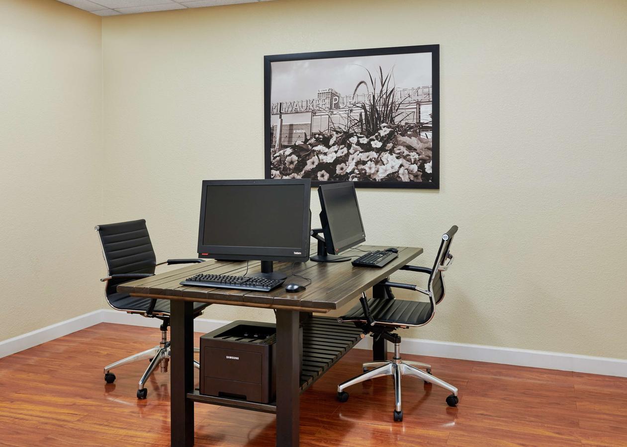 Best Western Plus Milwaukee Airport Hotel & Conference Center - thumb 8