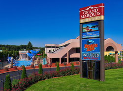 Grand Marquis Waterpark Hotel & Suites