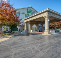 Holiday Inn Express Hotel  Suites Oshkosh - State Route 41 - USA Accommodation