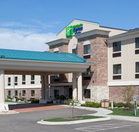 Holiday Inn Express  Suites Madison-Verona - USA Accommodation