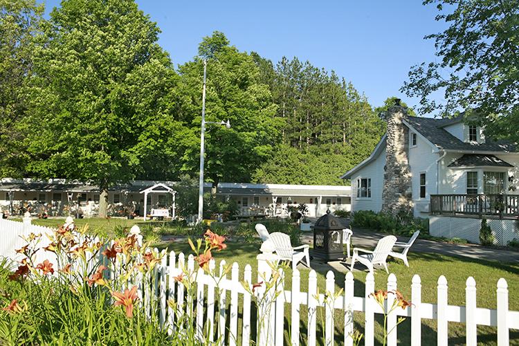 Peninsula Park-View Resort - thumb 0