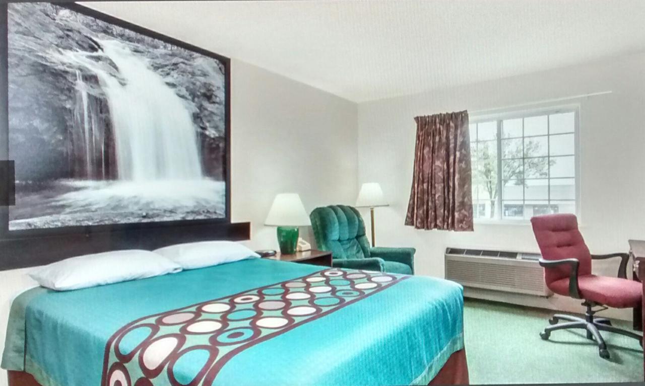 Super 8 By Wyndham Reedsburg - thumb 6