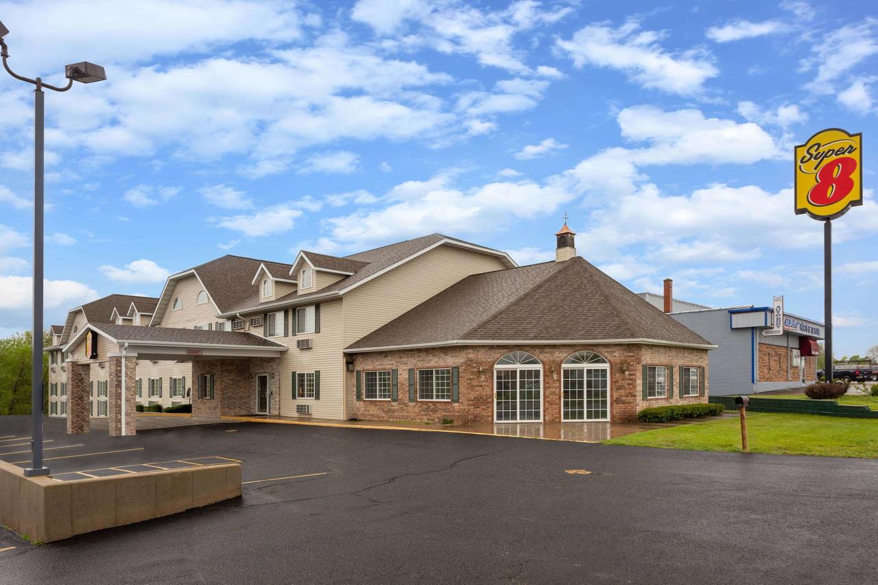 Super 8 By Wyndham Reedsburg - thumb 27