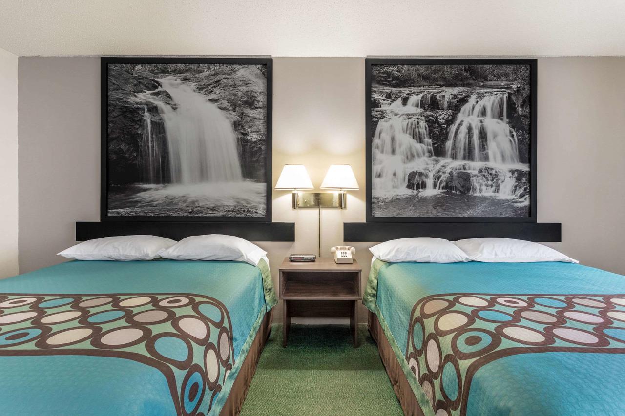 Super 8 By Wyndham Reedsburg - thumb 28