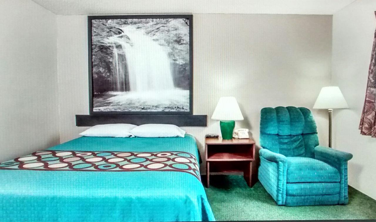 Super 8 By Wyndham Reedsburg - thumb 5