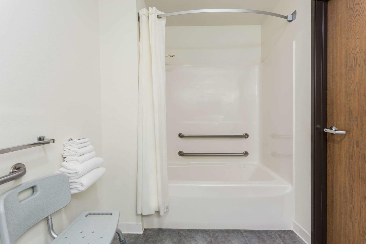 Super 8 By Wyndham Reedsburg - thumb 26