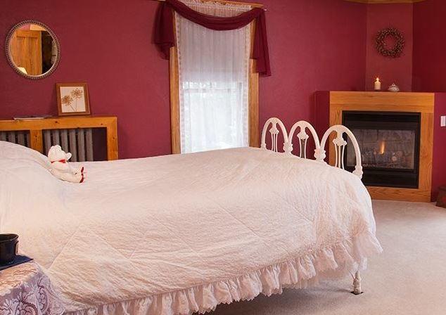 The Sawyer House Bed & Breakfast - thumb 3